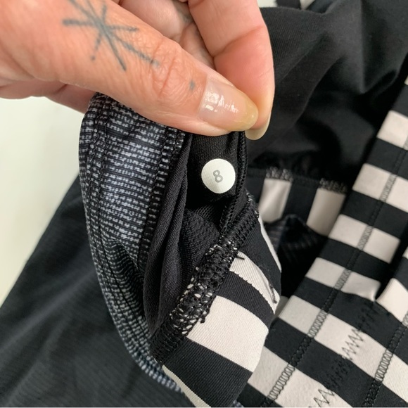 LULULEMON Rest Less Run Tank With Built In Bra • Sz 8 - Picture 9 of 10